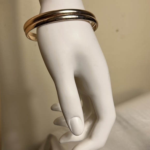 Vintage Bangle Bracelets Rose Gold Plated Non tarnish Set of 2 - Picture 9 of 11